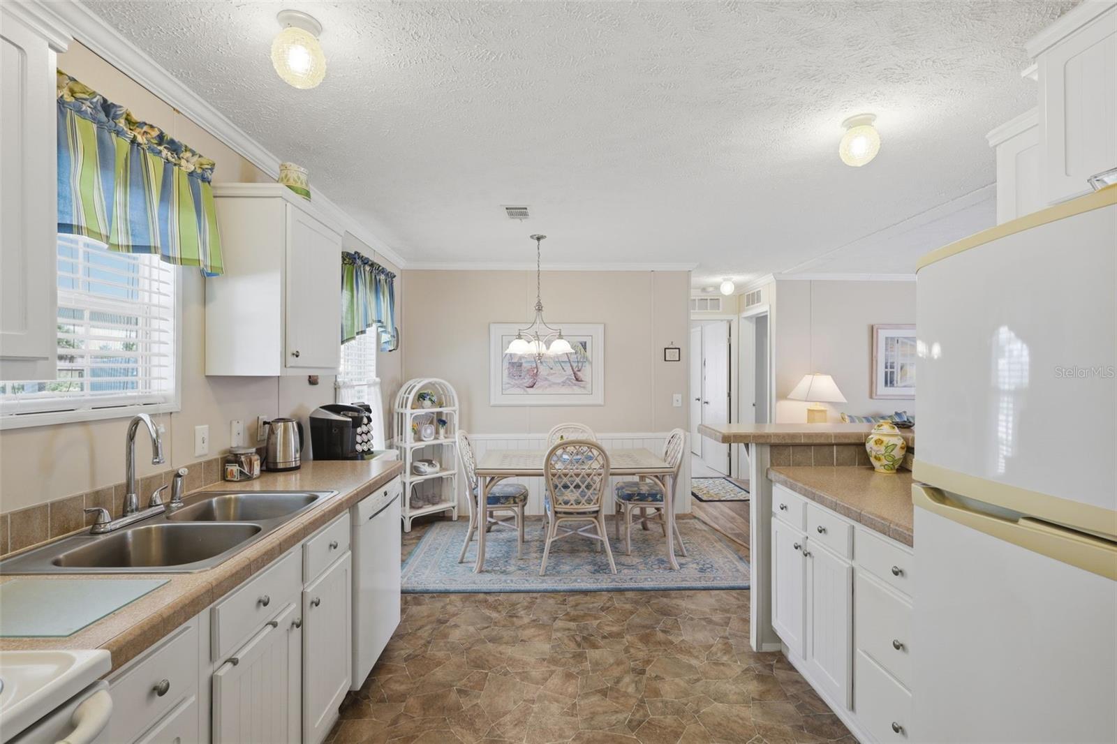 Image 15 of 38 For 373 Dolores Boulevard