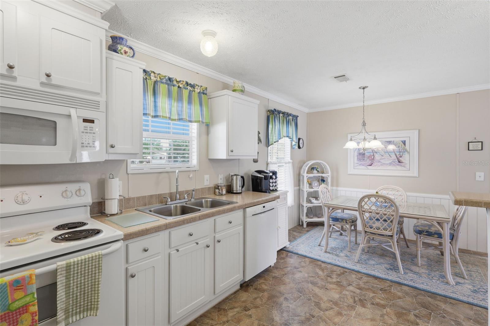 Image 16 of 38 For 373 Dolores Boulevard