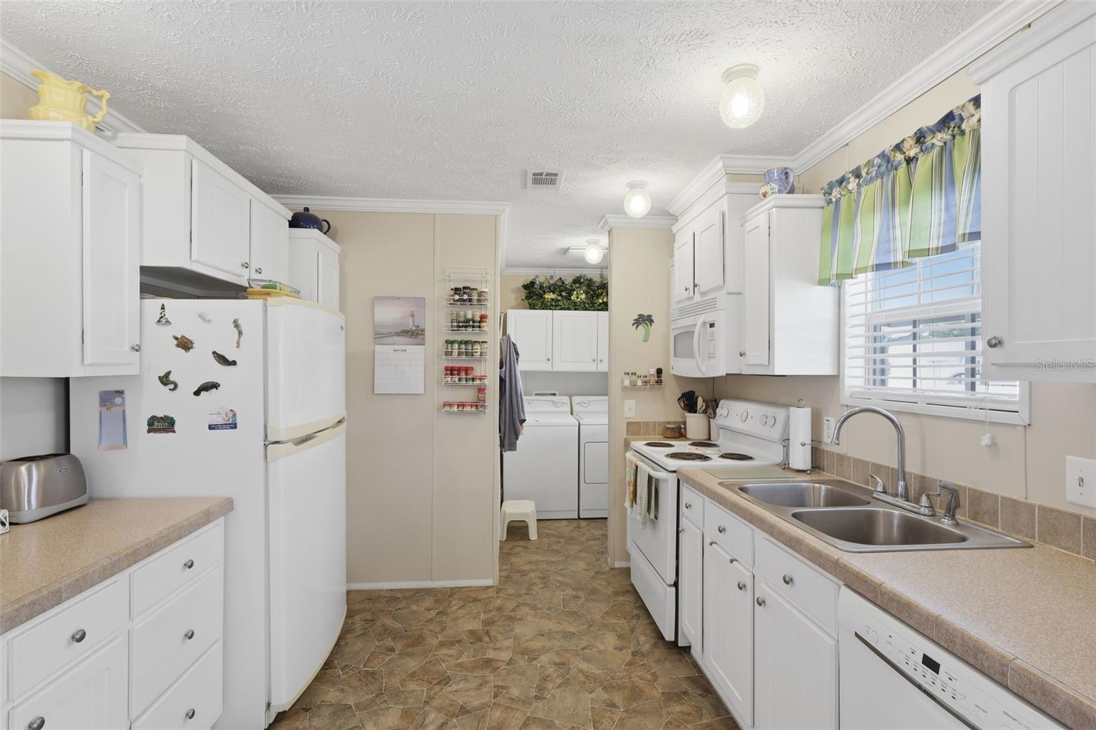 Image 18 of 38 For 373 Dolores Boulevard