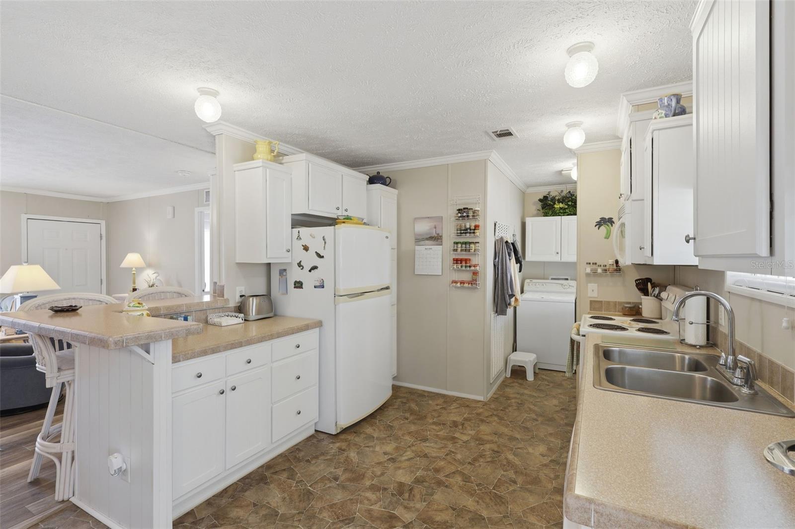 Image 19 of 38 For 373 Dolores Boulevard