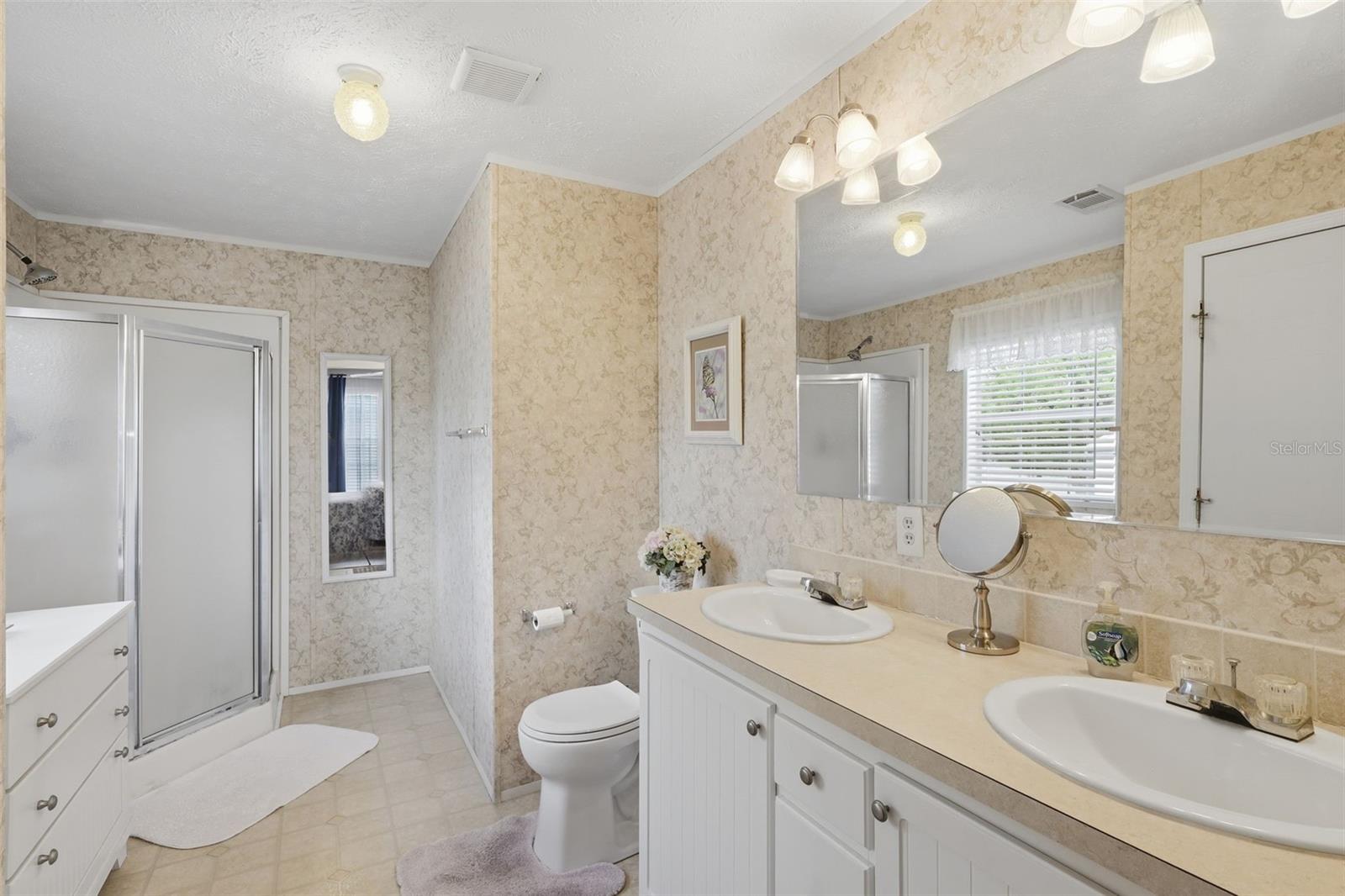 Image 22 of 38 For 373 Dolores Boulevard