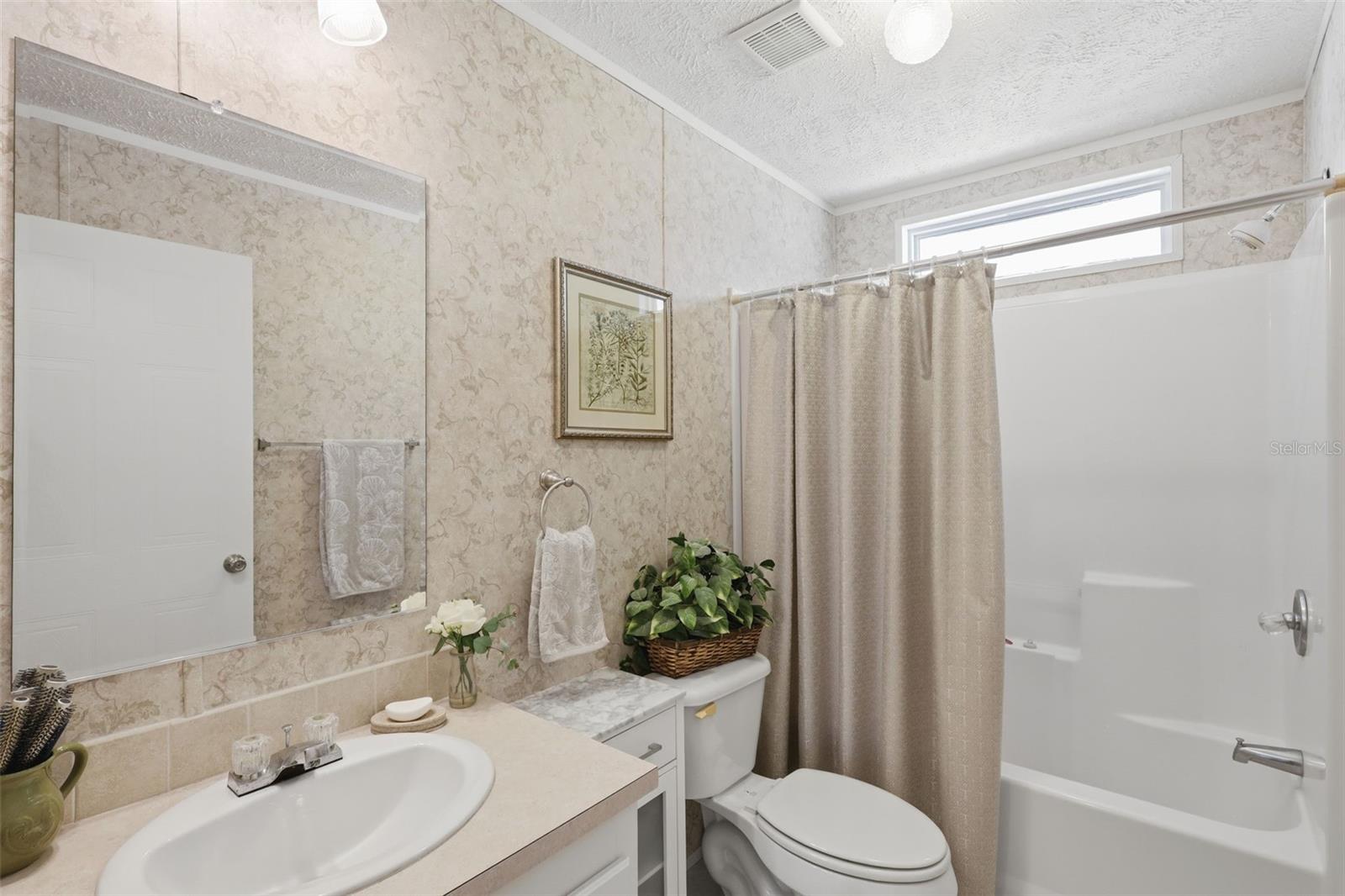 Image 28 of 38 For 373 Dolores Boulevard