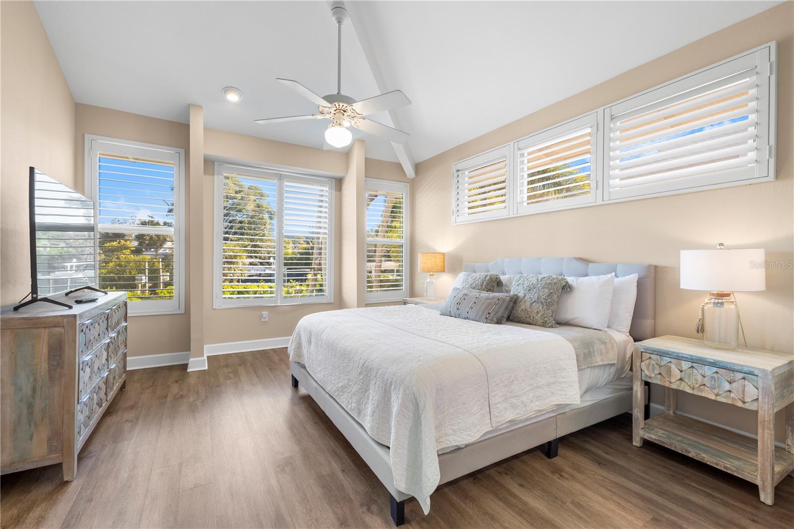 Image 16 of 40 For 5169 Oxford Drive