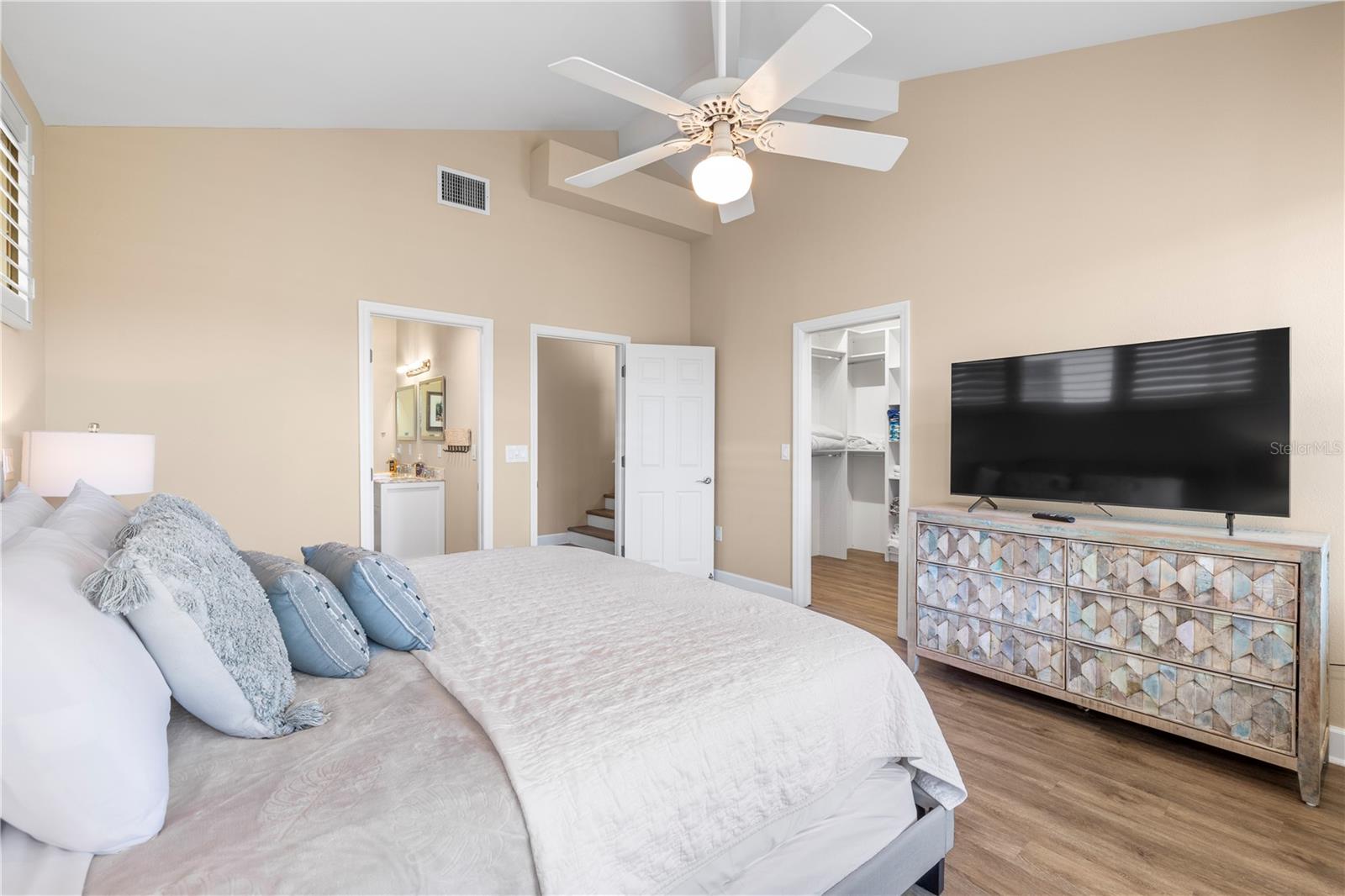 Image 17 of 40 For 5169 Oxford Drive