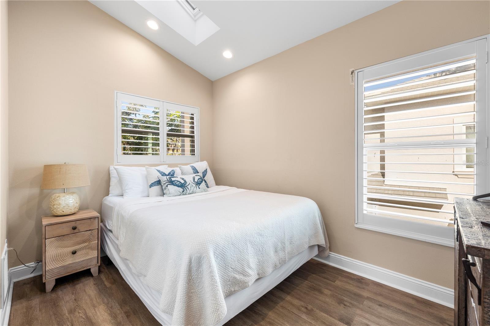 Image 24 of 40 For 5169 Oxford Drive