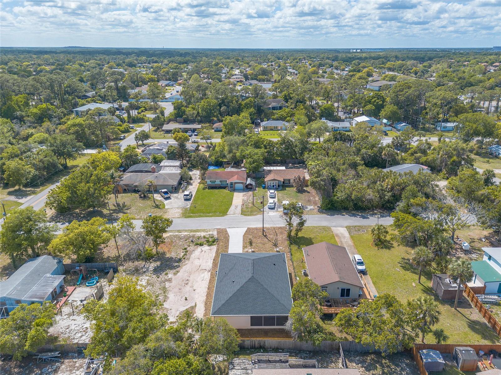 Image 33 of 37 For 1991 Cedar Street