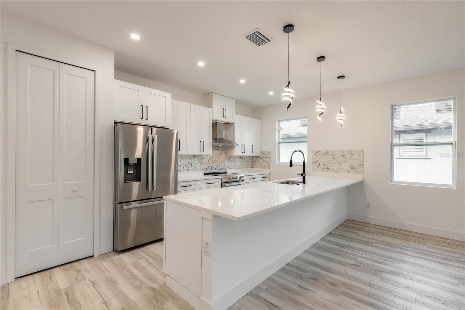 Image 7 of 37 For 1991 Cedar Street