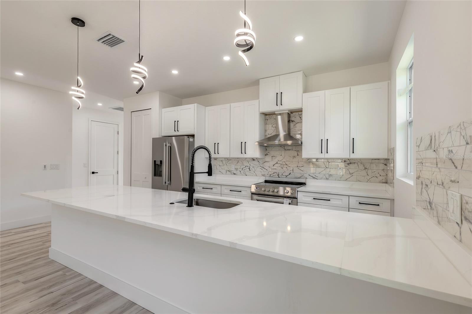 Image 9 of 37 For 1991 Cedar Street