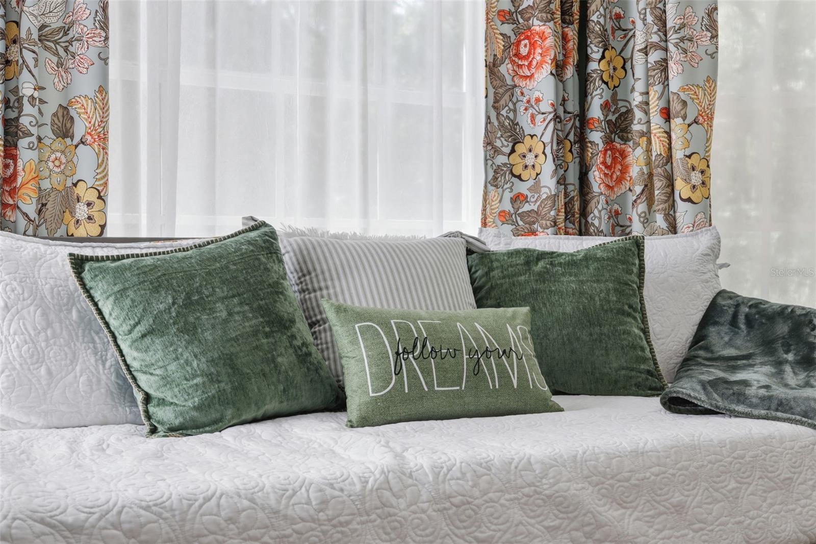 Image 10 of 70 For 1925 Pine Court