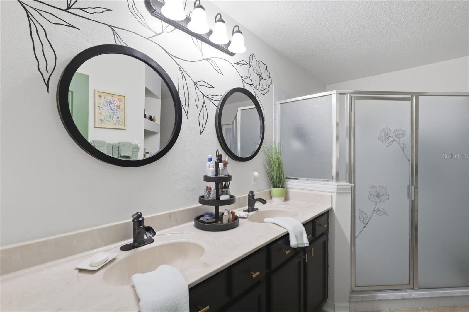 Image 13 of 70 For 1925 Pine Court