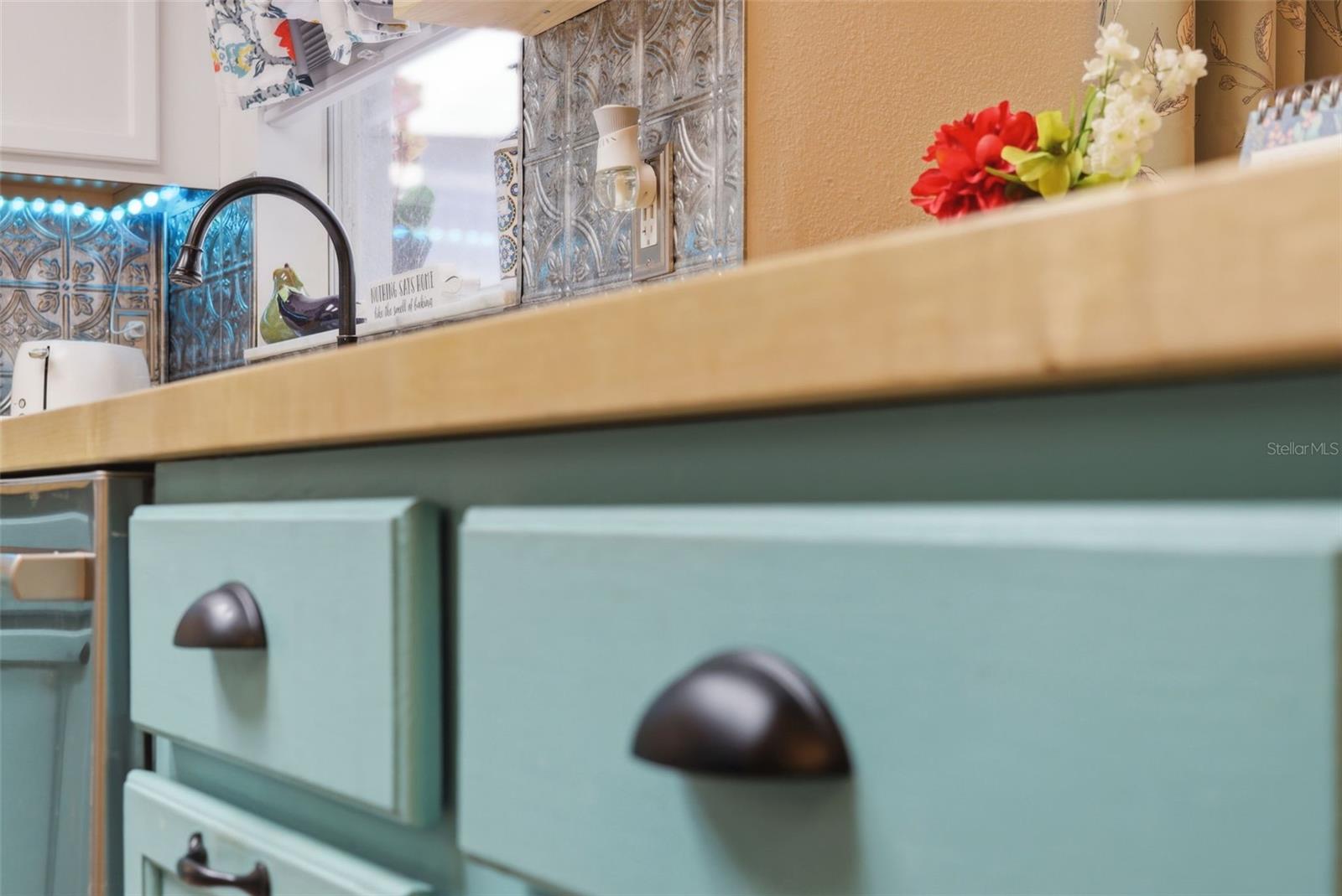 Image 19 of 70 For 1925 Pine Court