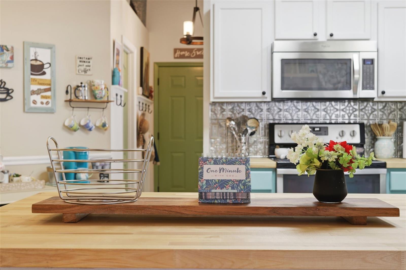 Image 20 of 70 For 1925 Pine Court