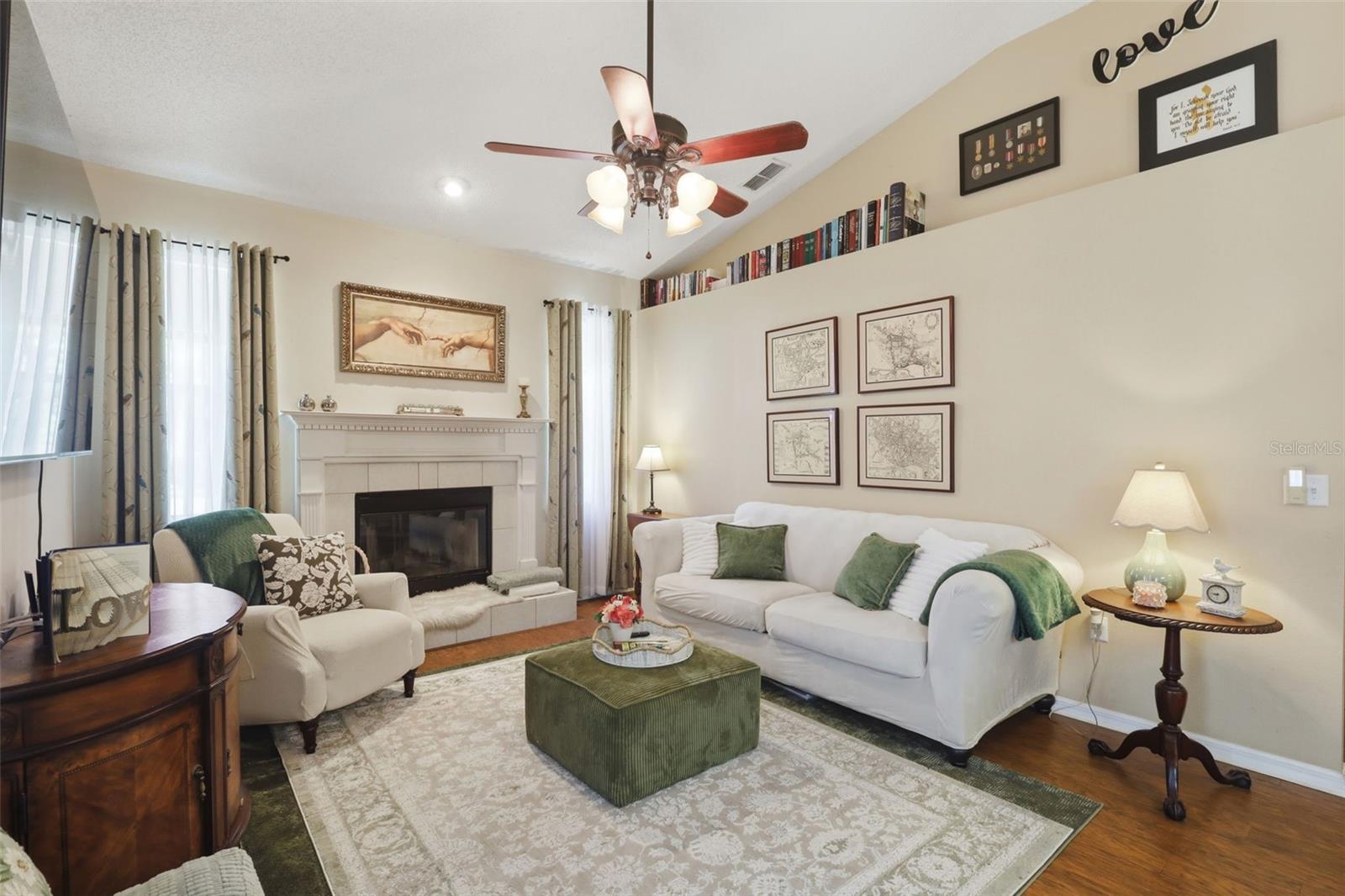 Image 23 of 70 For 1925 Pine Court