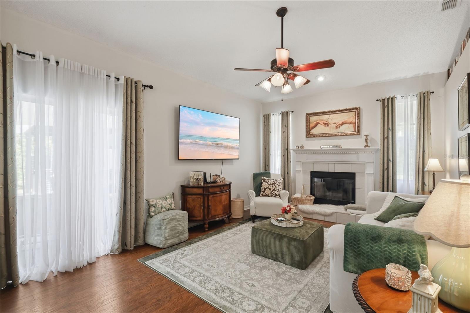 Image 26 of 70 For 1925 Pine Court