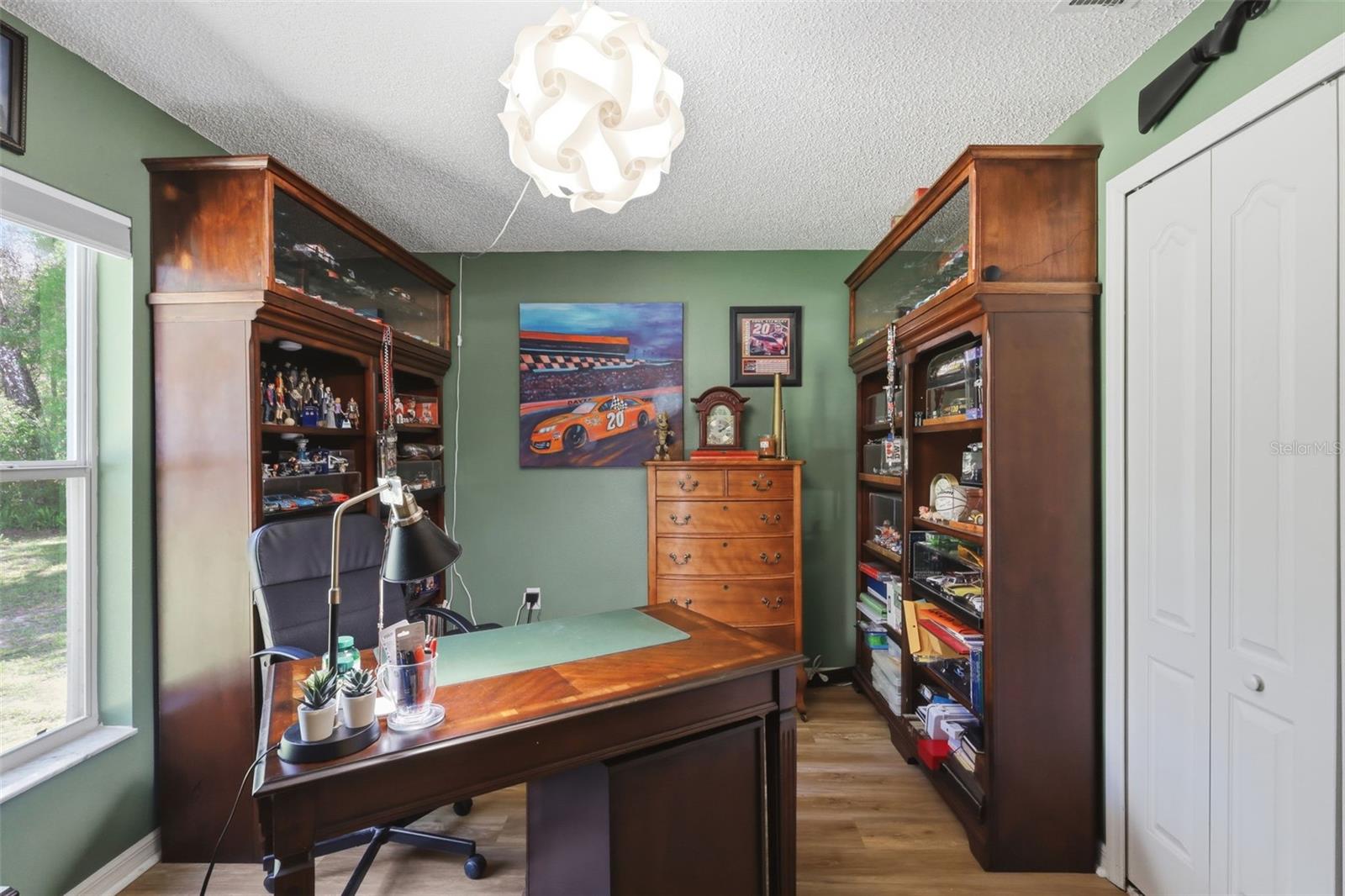 Image 27 of 70 For 1925 Pine Court