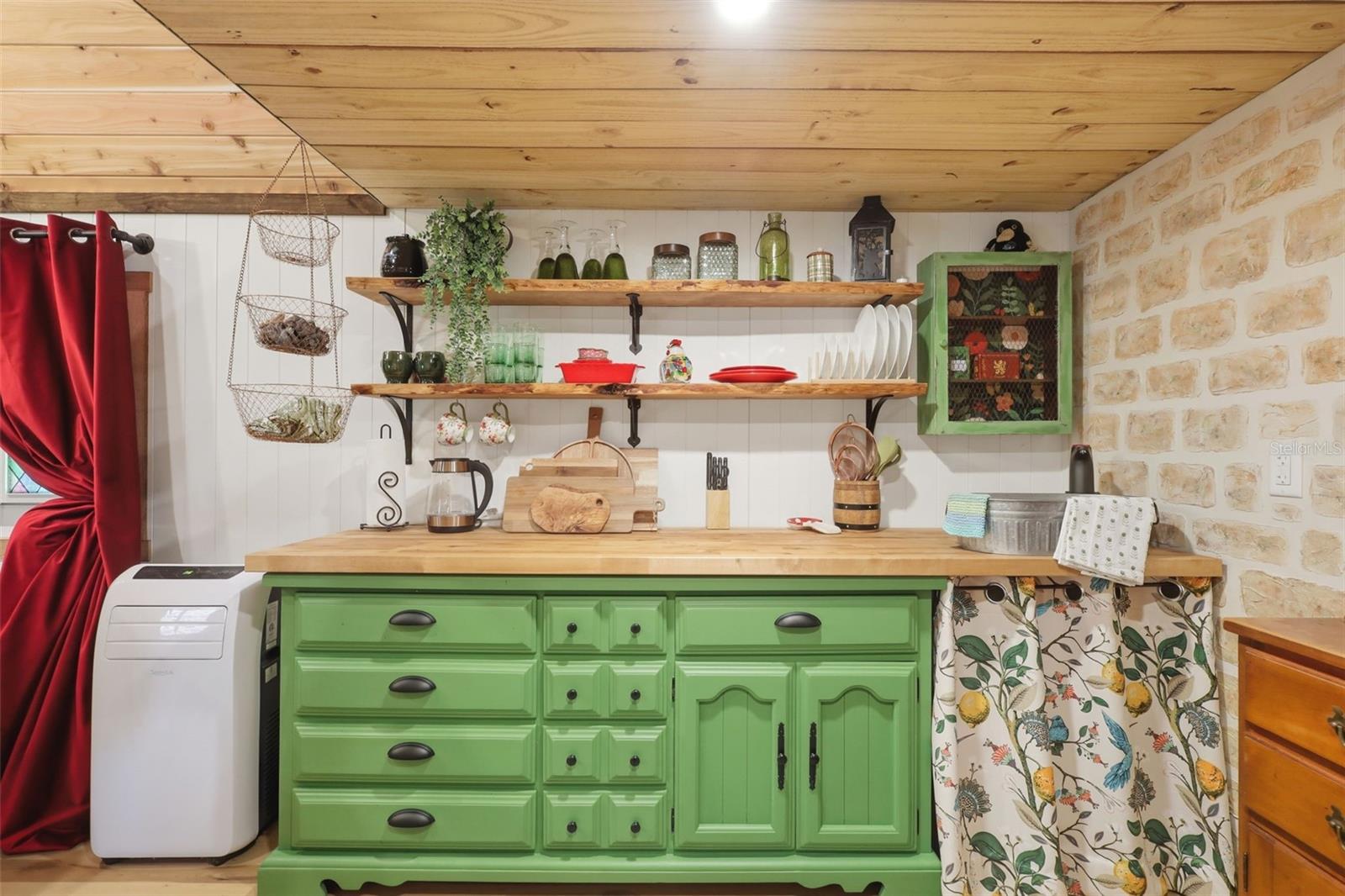 Image 45 of 70 For 1925 Pine Court