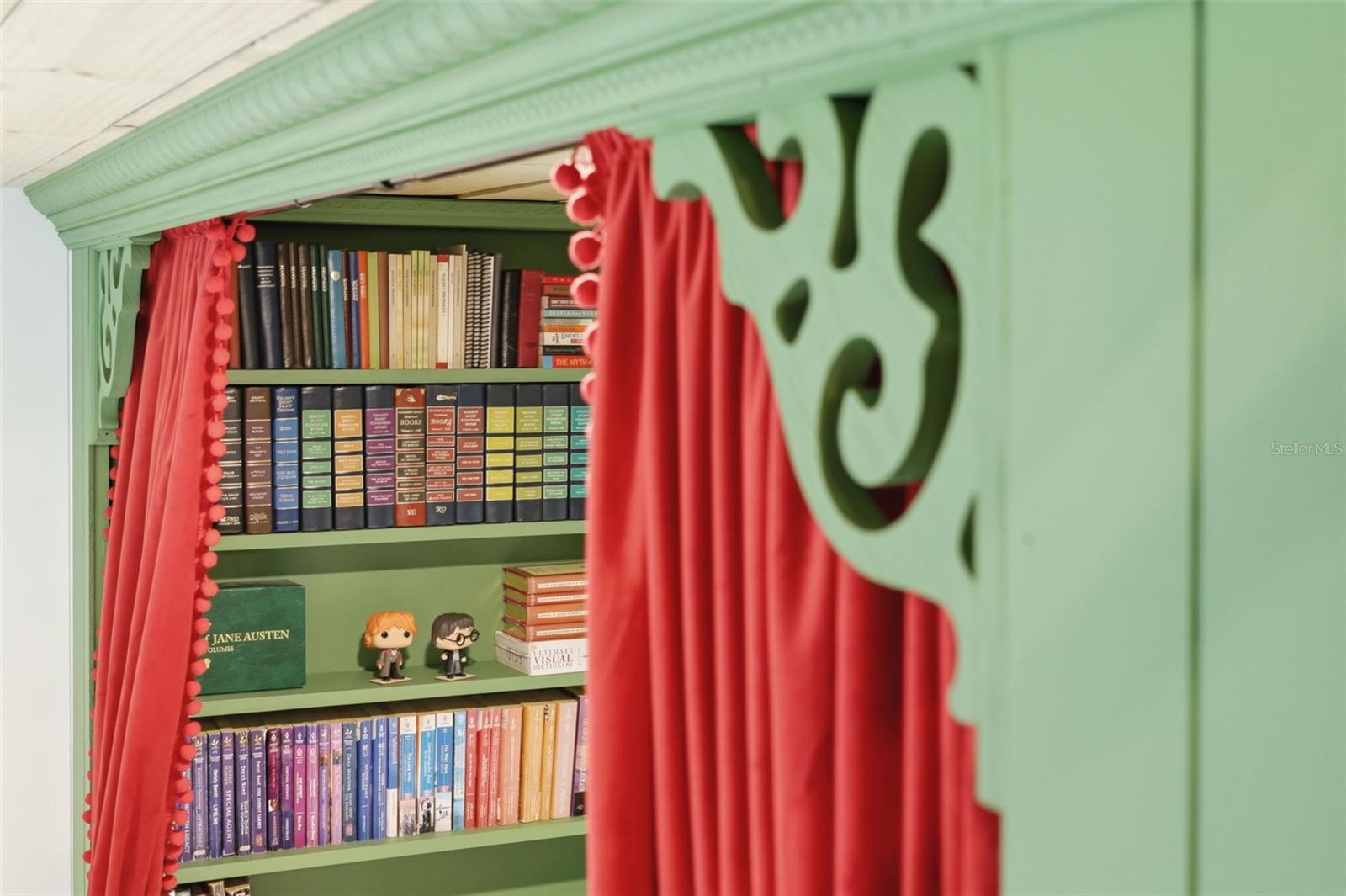 Image 46 of 70 For 1925 Pine Court