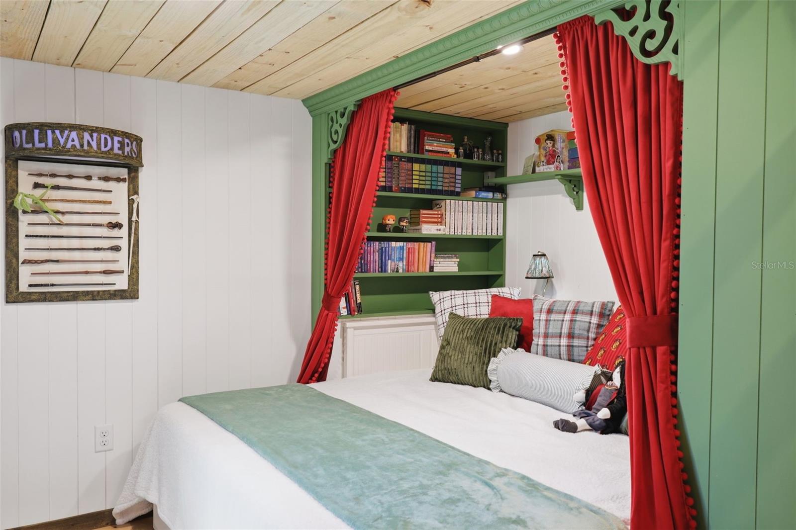 Image 47 of 70 For 1925 Pine Court