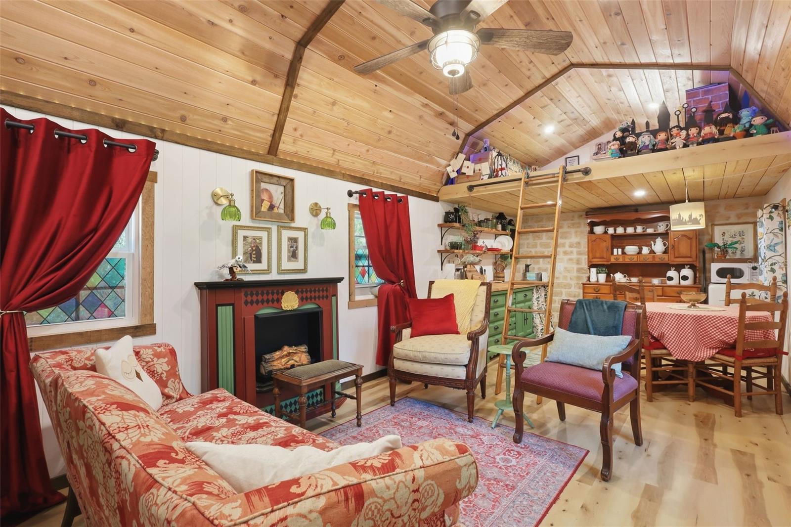 Image 50 of 70 For 1925 Pine Court