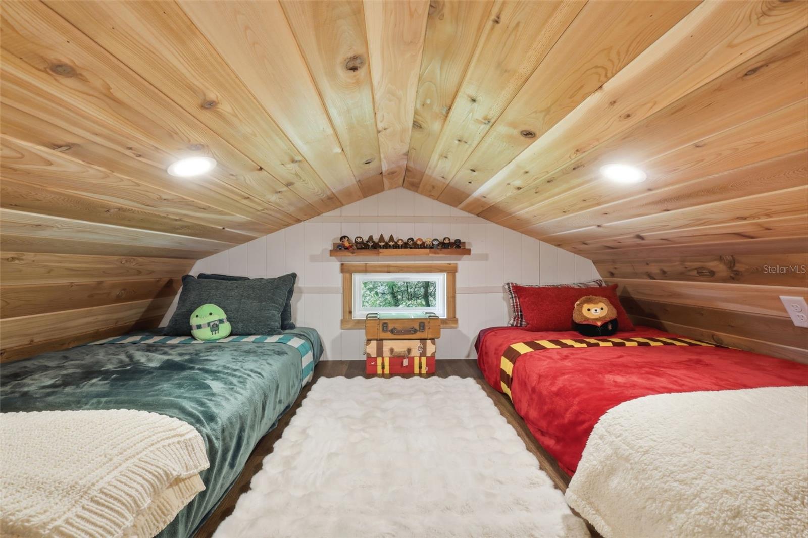 Image 54 of 70 For 1925 Pine Court