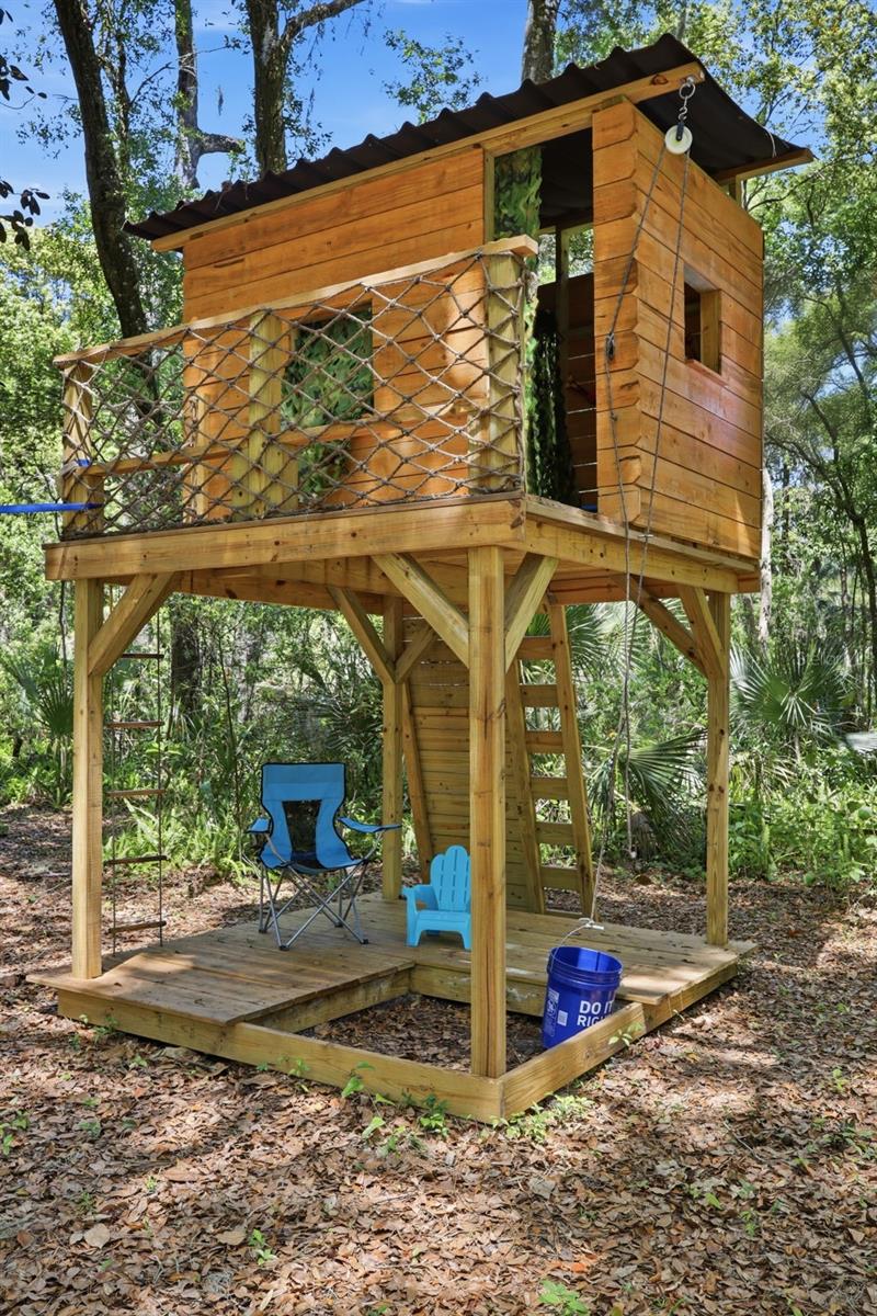 Image 57 of 70 For 1925 Pine Court