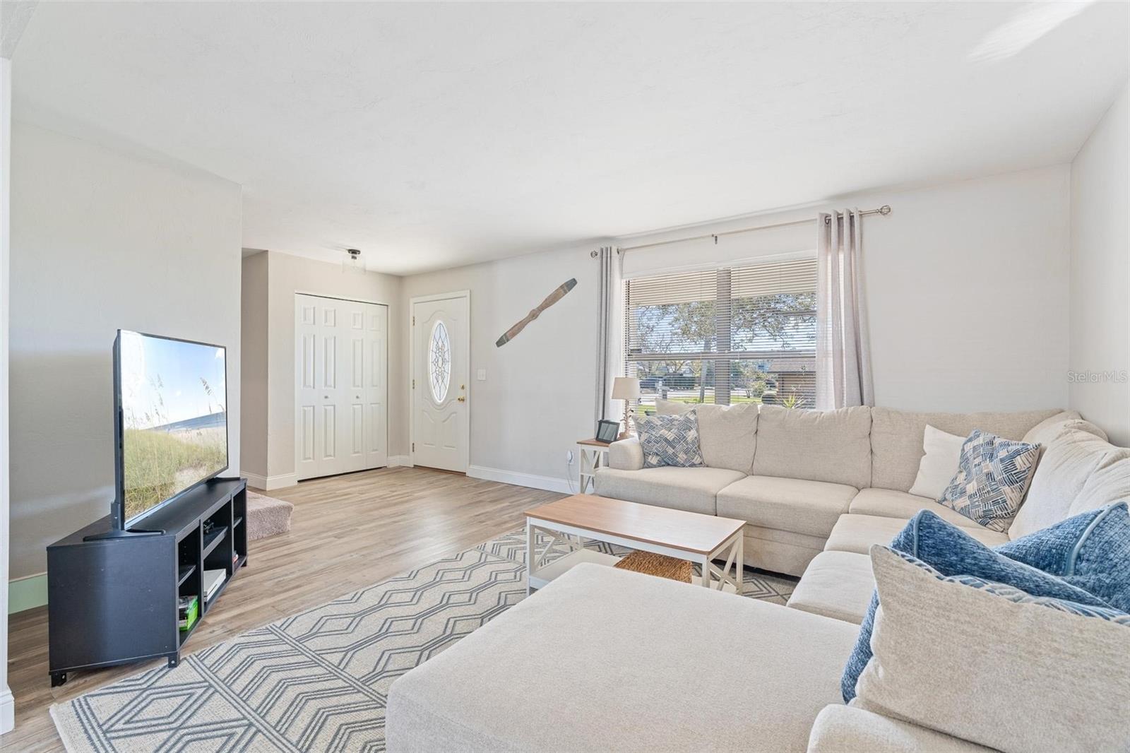 Image 5 of 48 For 1197 Southfork Court