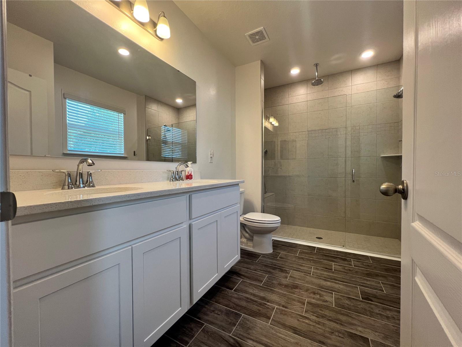 Image 12 of 22 For 301 Jackson Loop