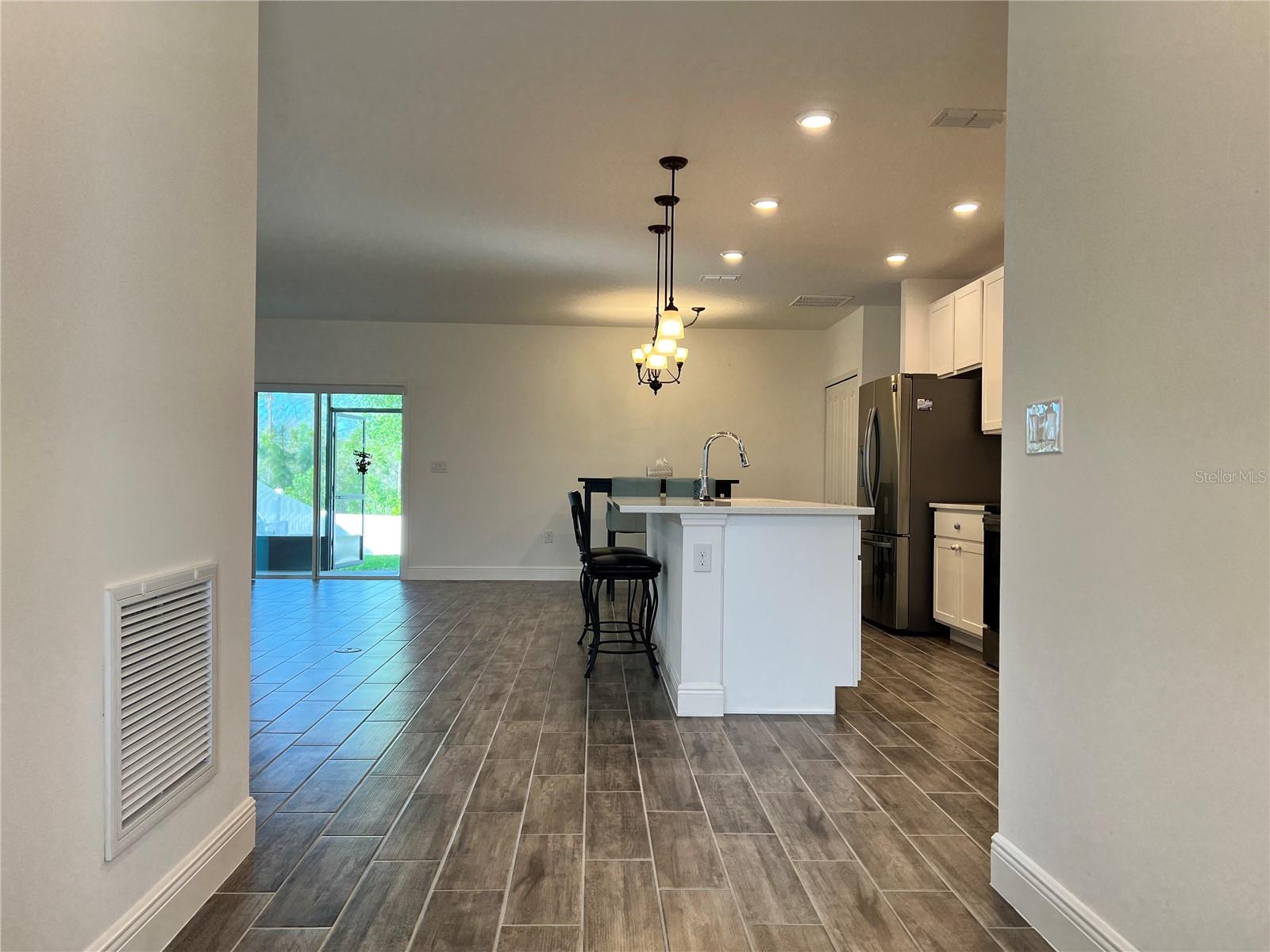 Image 4 of 22 For 301 Jackson Loop