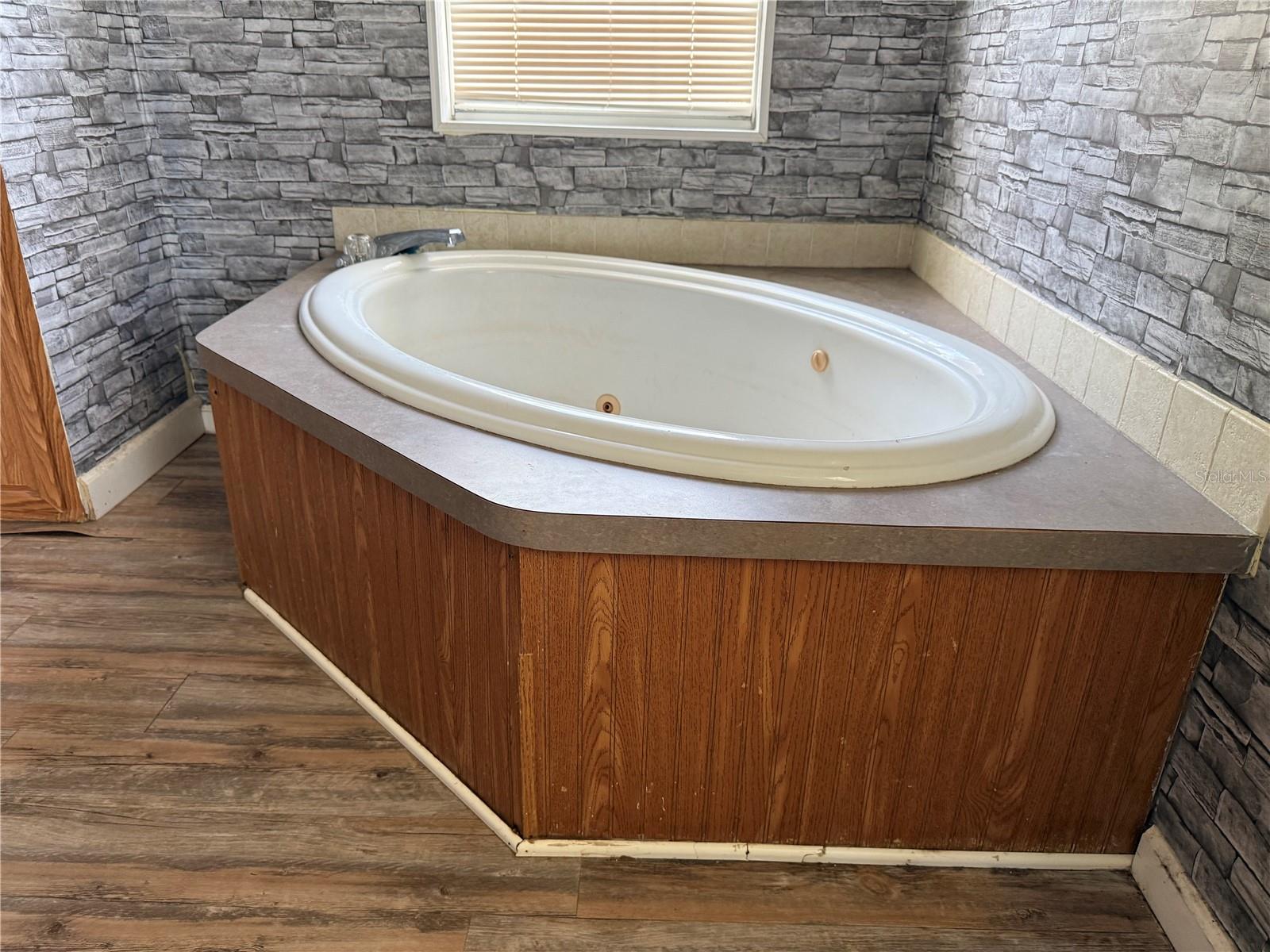 Image 6 of 39 For 11090 165th Terrace Road