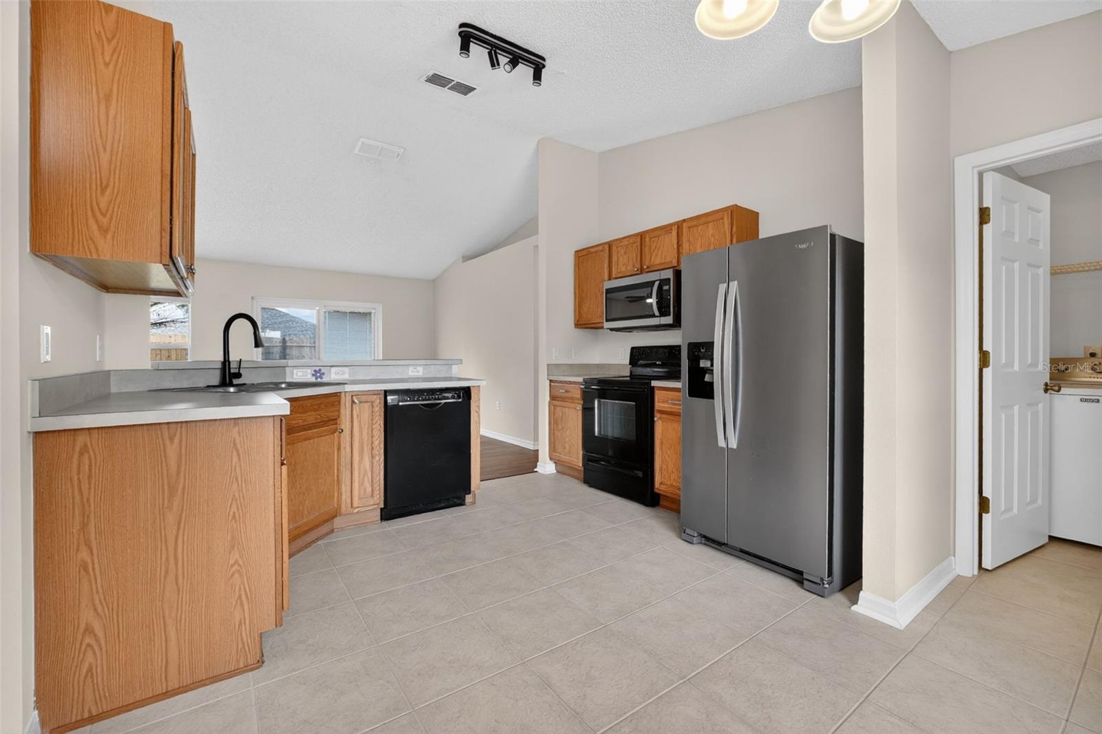 Image 2 of 32 For 3343 Caldwell Street