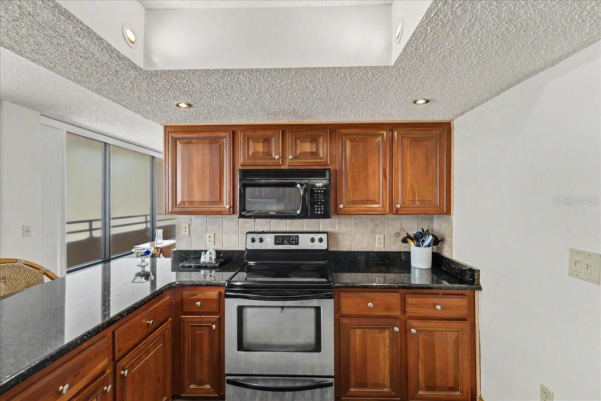 Image 25 of 41 For 3743 Atlantic Avenue 10b0