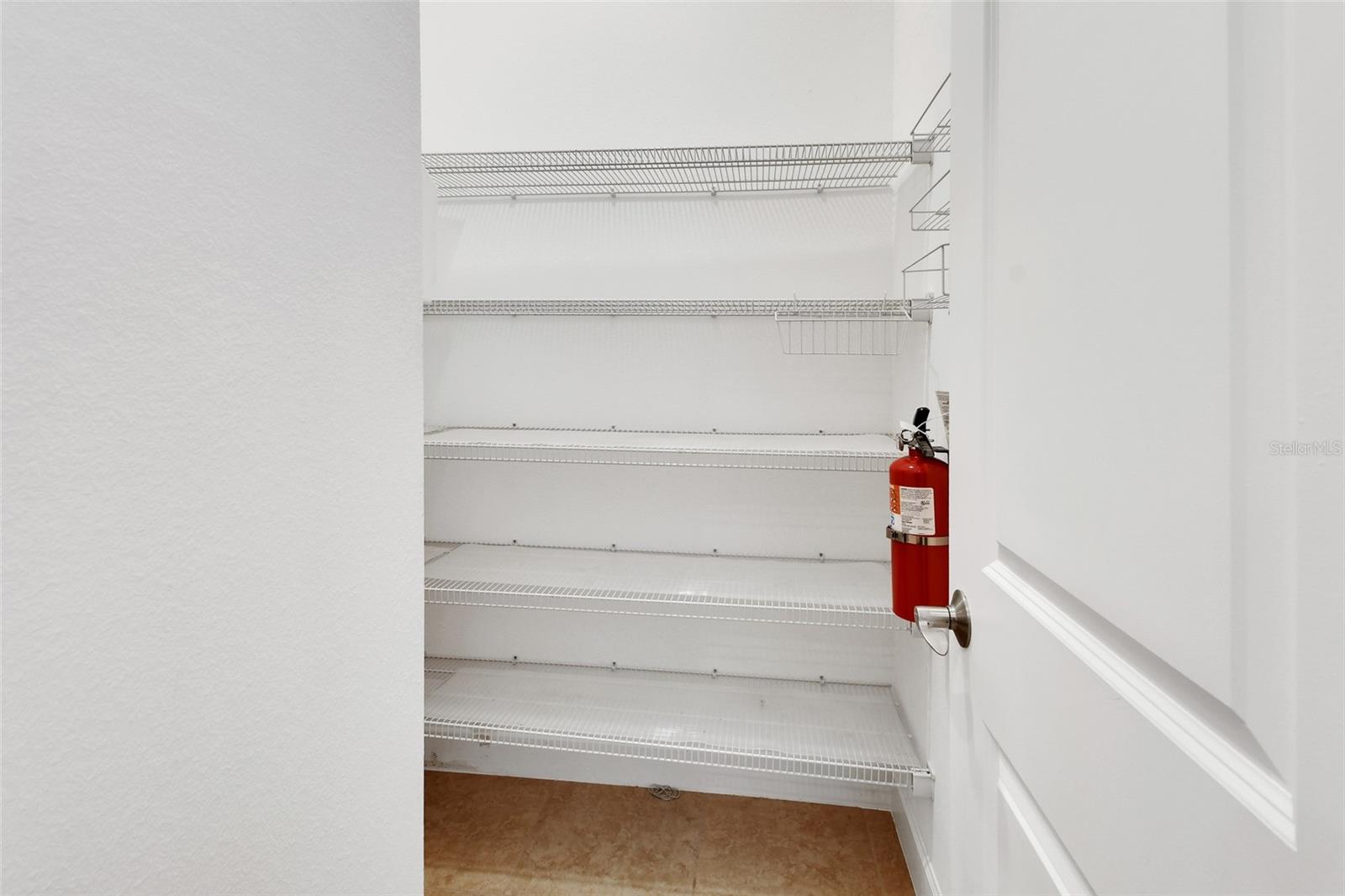 Image 11 of 46 For 423 Tisbury Court