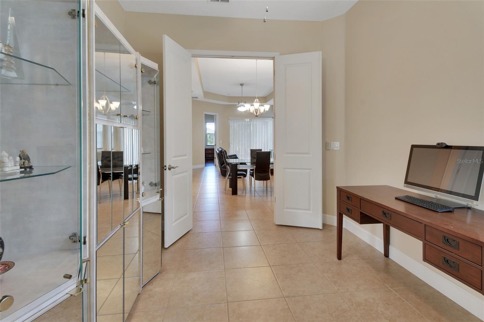 Image 13 of 46 For 423 Tisbury Court