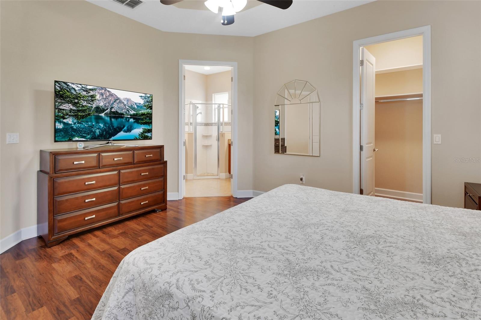 Image 16 of 46 For 423 Tisbury Court