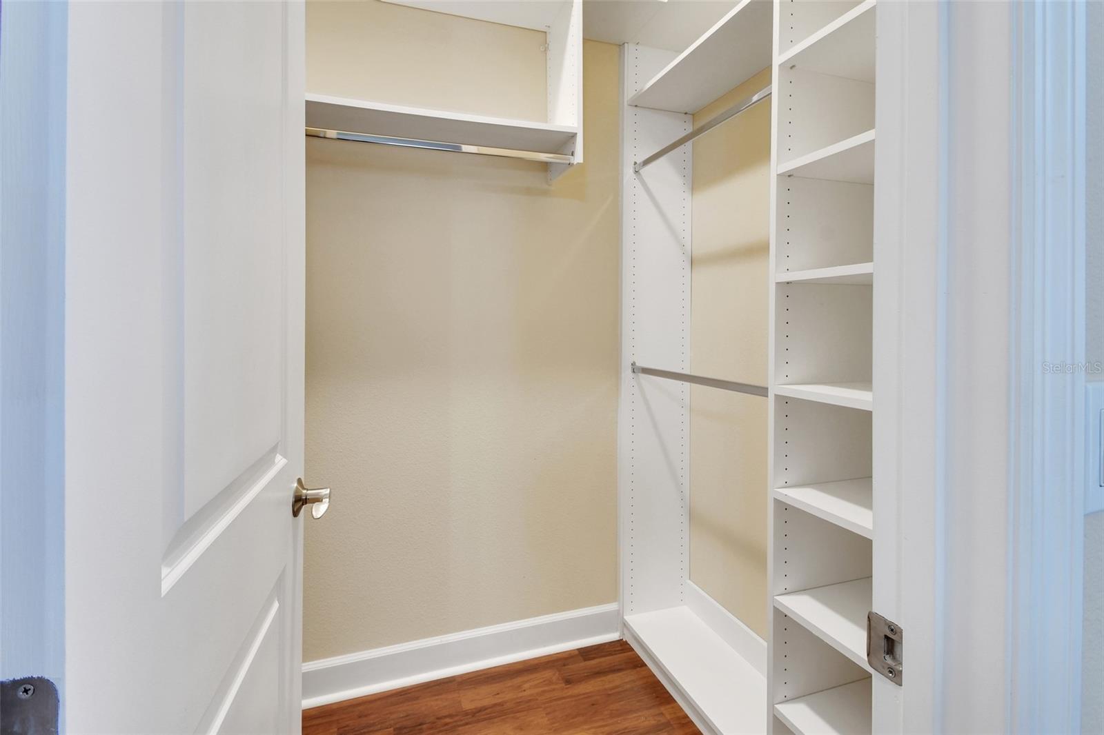 Image 21 of 46 For 423 Tisbury Court