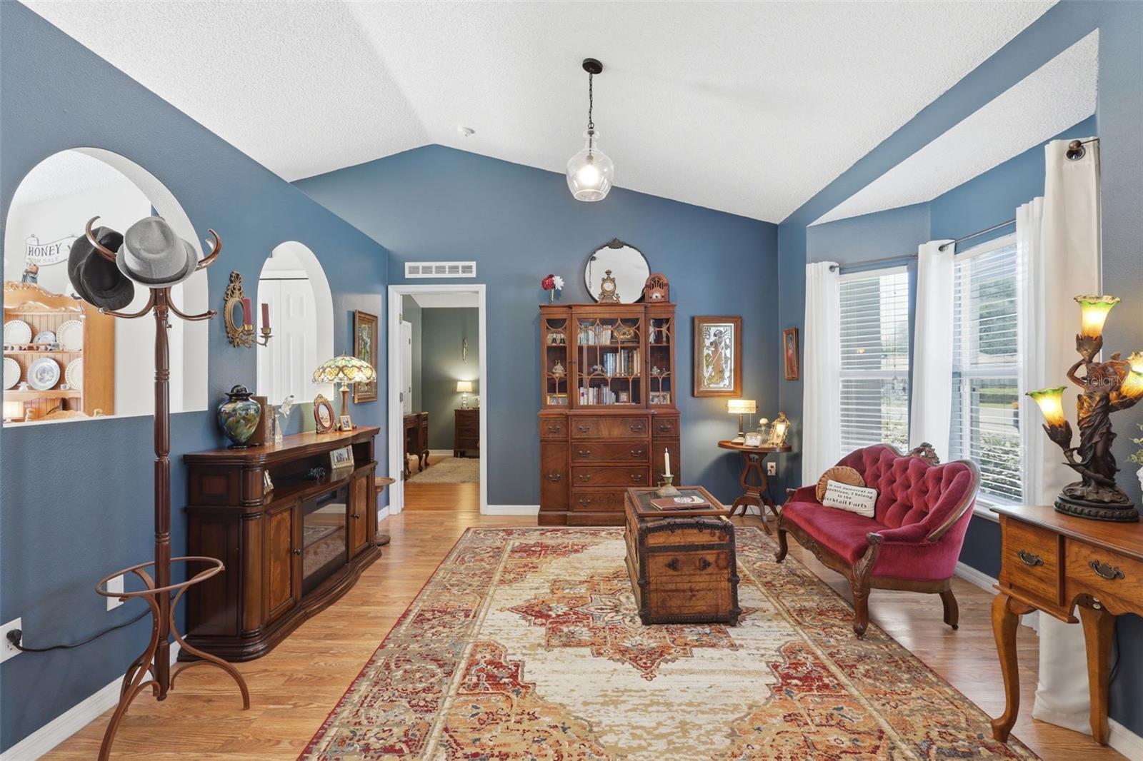 Image 23 of 45 For 923 Cascades Park Trail