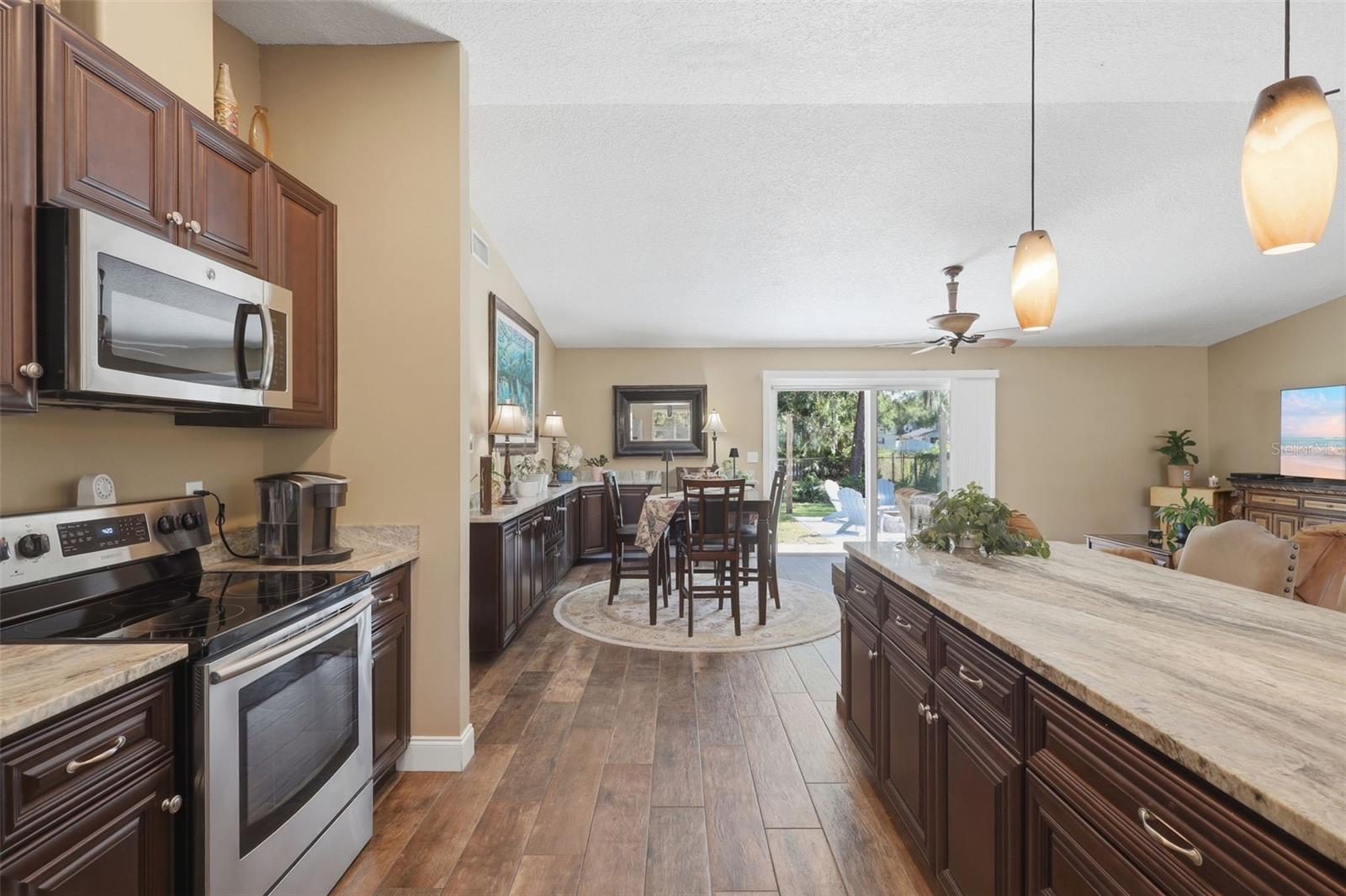 Image 9 of 42 For 103 Kaywood Drive