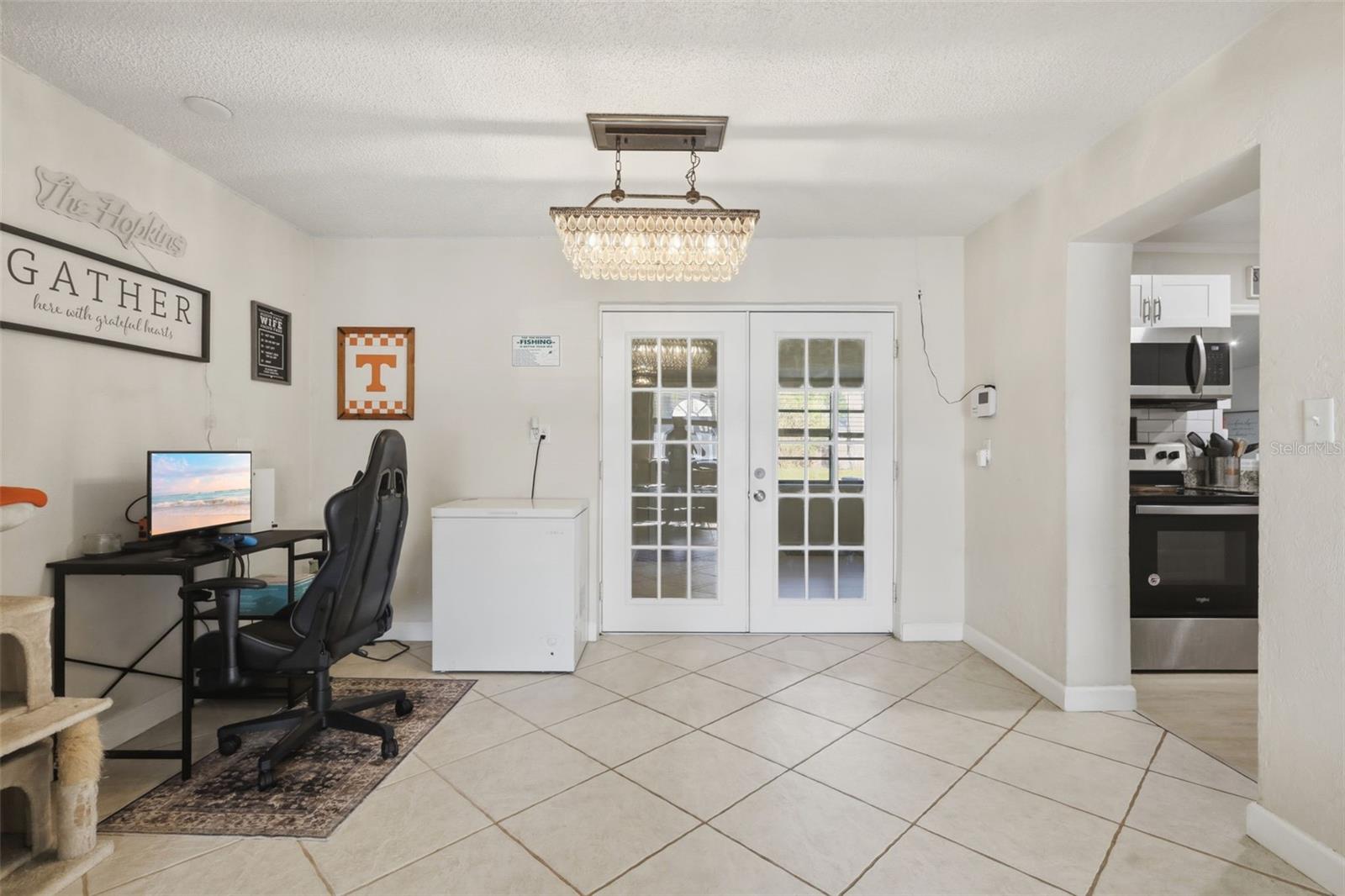 Image 10 of 46 For 112 Edwards Avenue