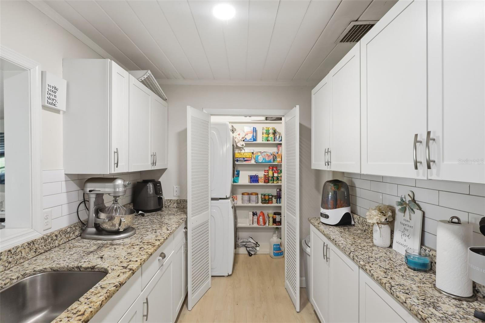 Image 15 of 46 For 112 Edwards Avenue