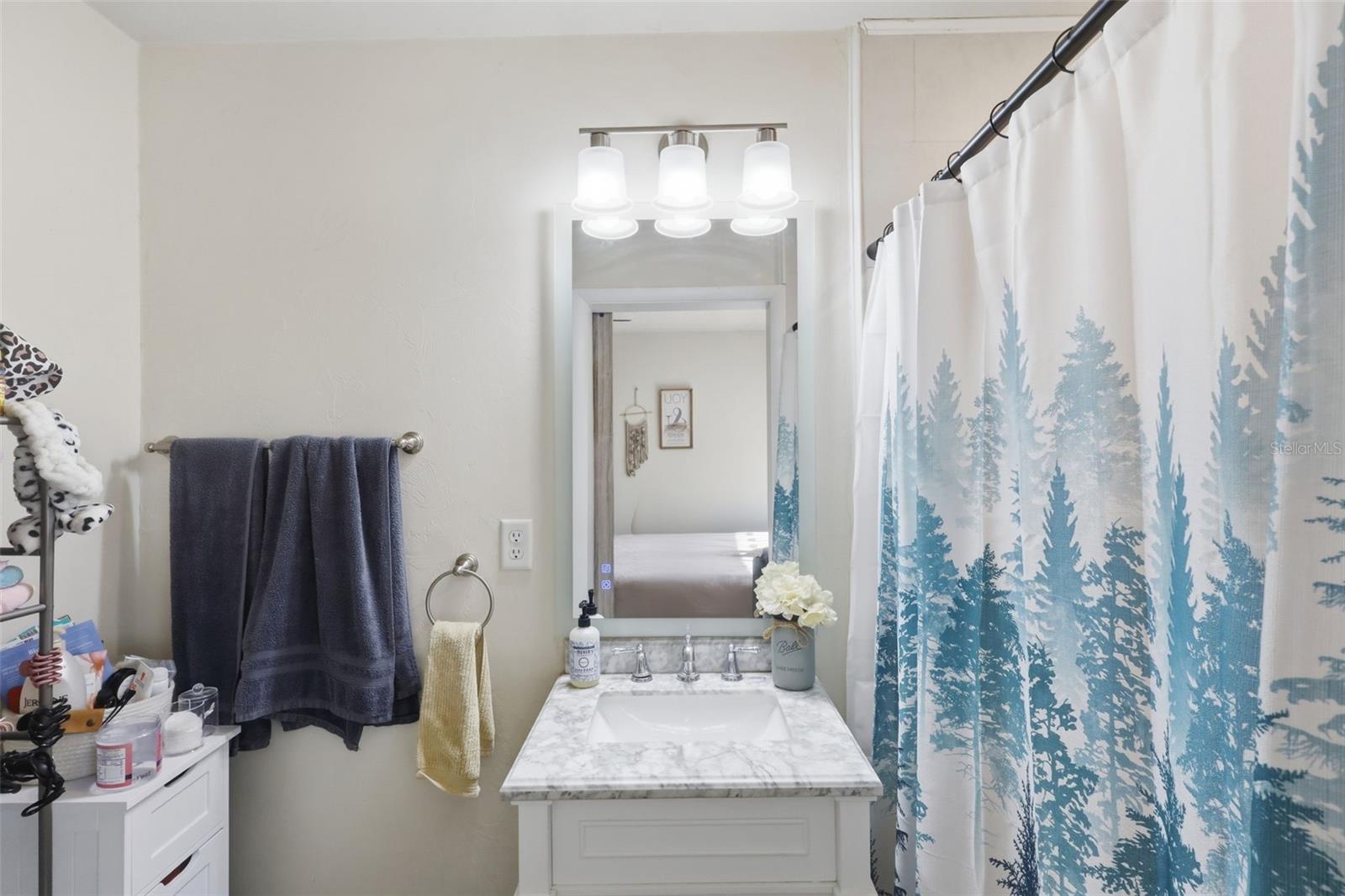 Image 18 of 46 For 112 Edwards Avenue