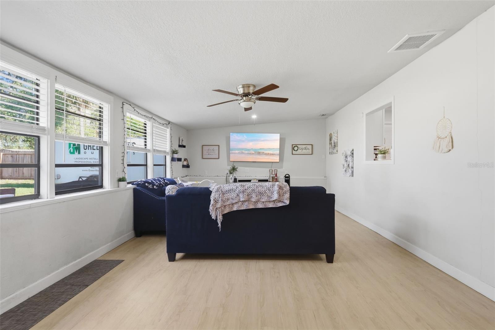 Image 22 of 46 For 112 Edwards Avenue