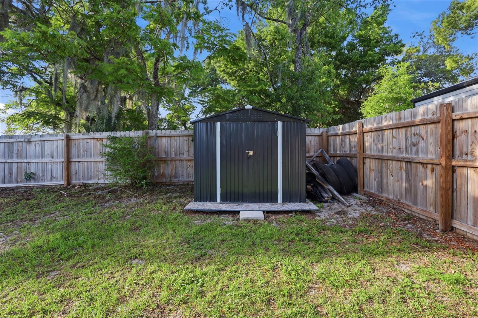 Image 33 of 46 For 112 Edwards Avenue