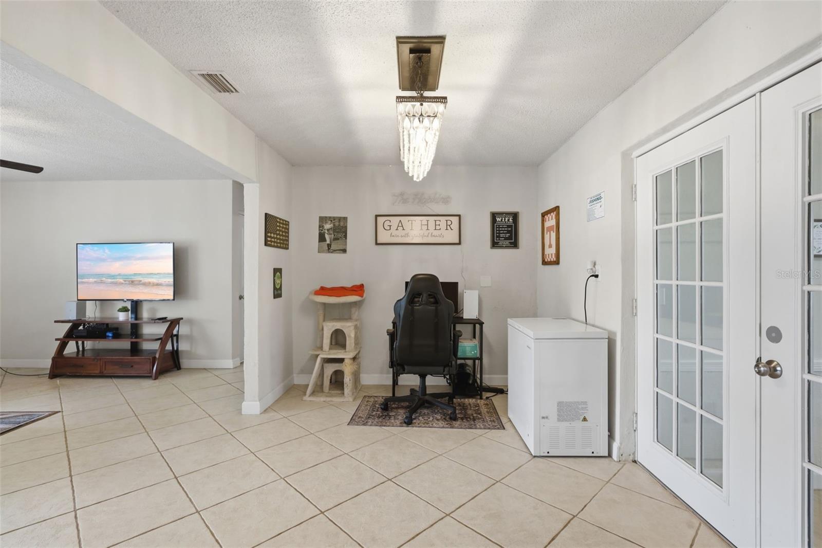 Image 8 of 46 For 112 Edwards Avenue