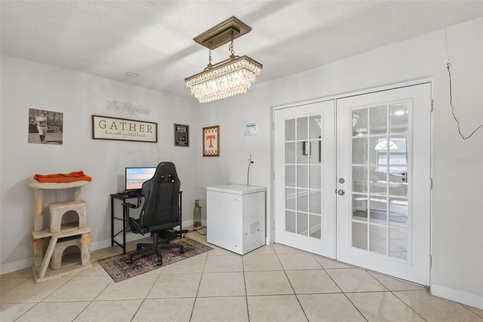 Image 9 of 46 For 112 Edwards Avenue