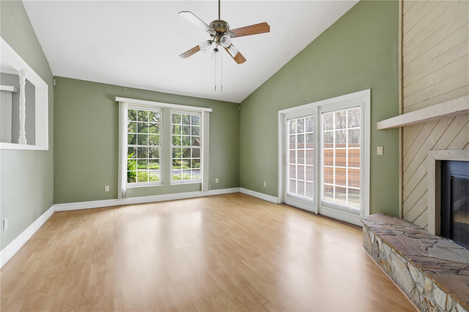 Image 17 of 37 For 32 Ramblewood Trail