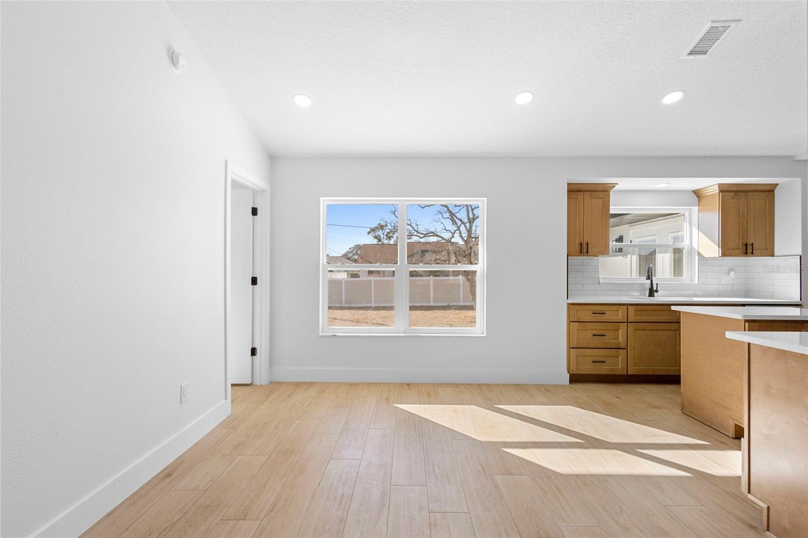 Image 10 of 39 For 1972 Vienna Avenue