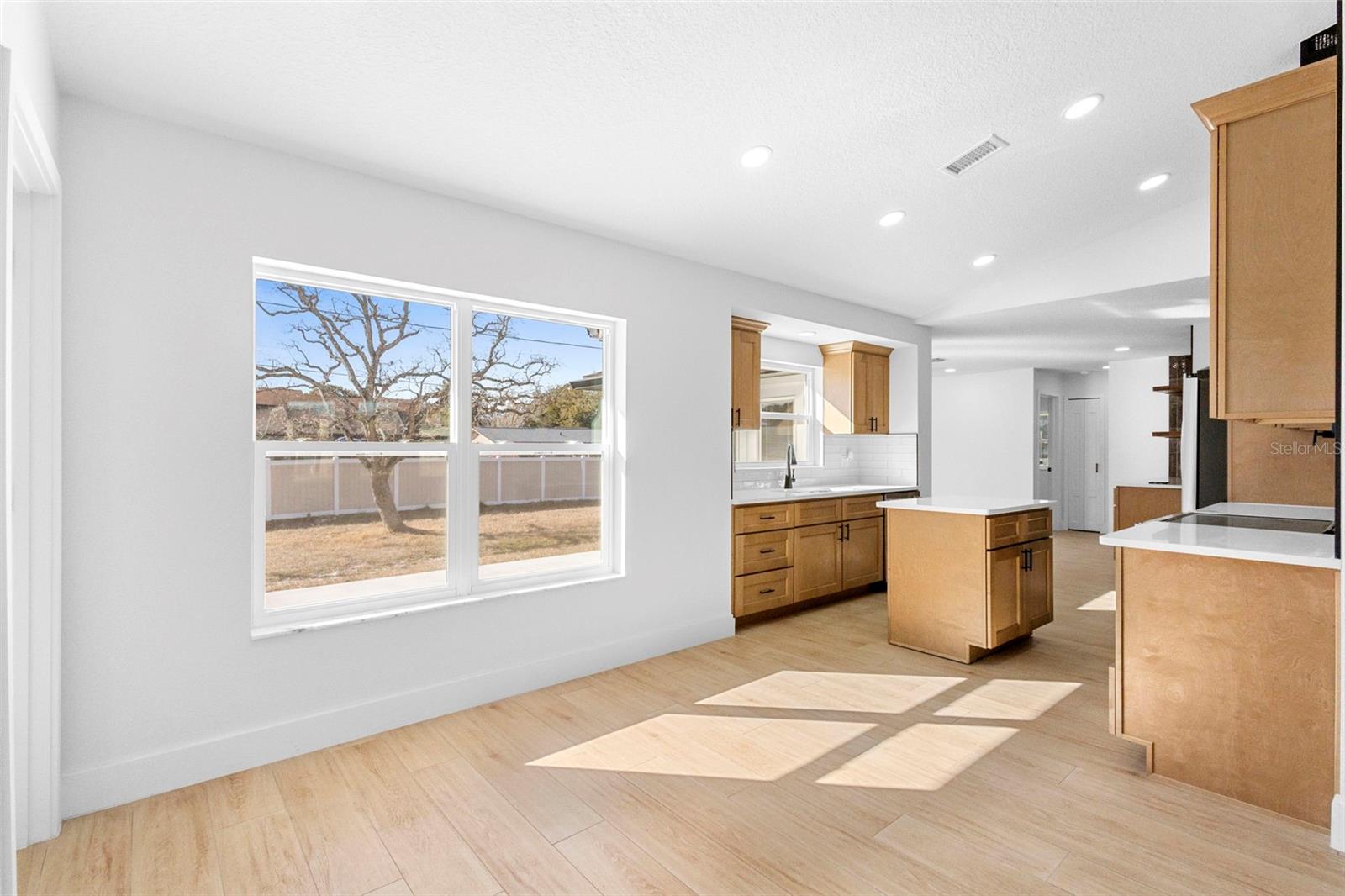 Image 11 of 39 For 1972 Vienna Avenue