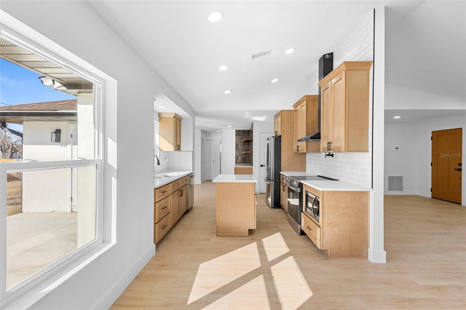 Image 12 of 39 For 1972 Vienna Avenue