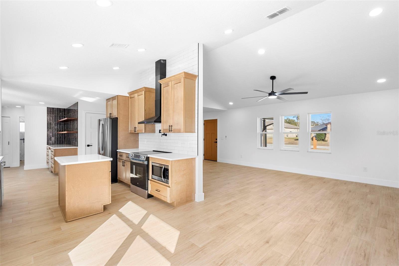 Image 13 of 39 For 1972 Vienna Avenue