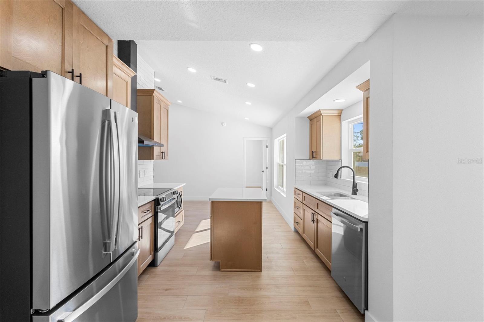 Image 17 of 39 For 1972 Vienna Avenue